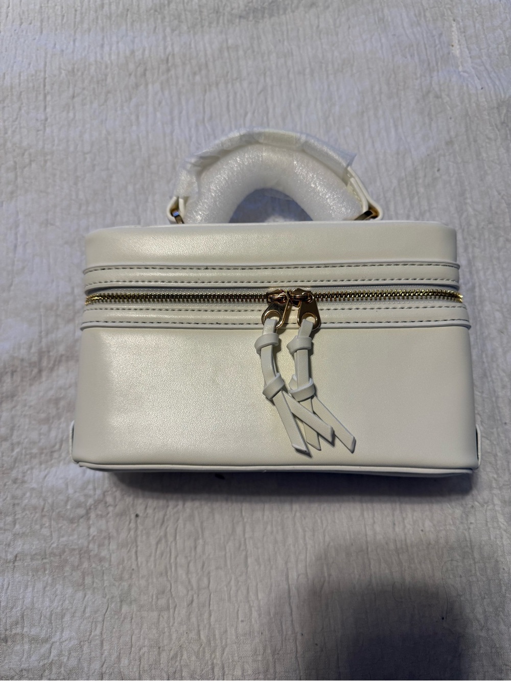 Source Unknown Cream Top-Handle Crossbody Bag with Gold Zippers